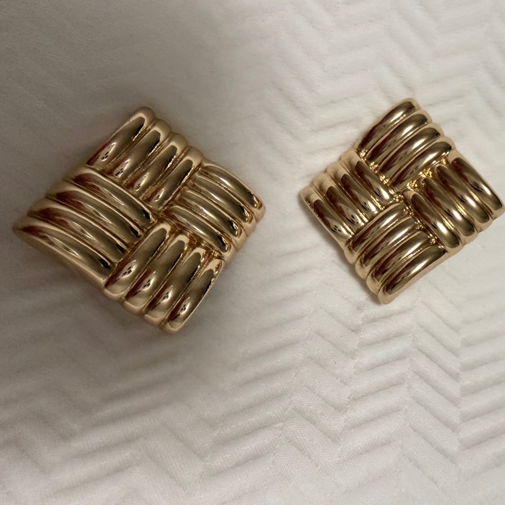 8 Other Reasons Shiny Gold Ribbed Square Earrings